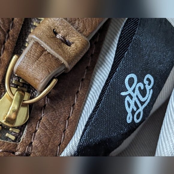 Rarely used Brown leather shoulder bag. - Picture 9 of 10